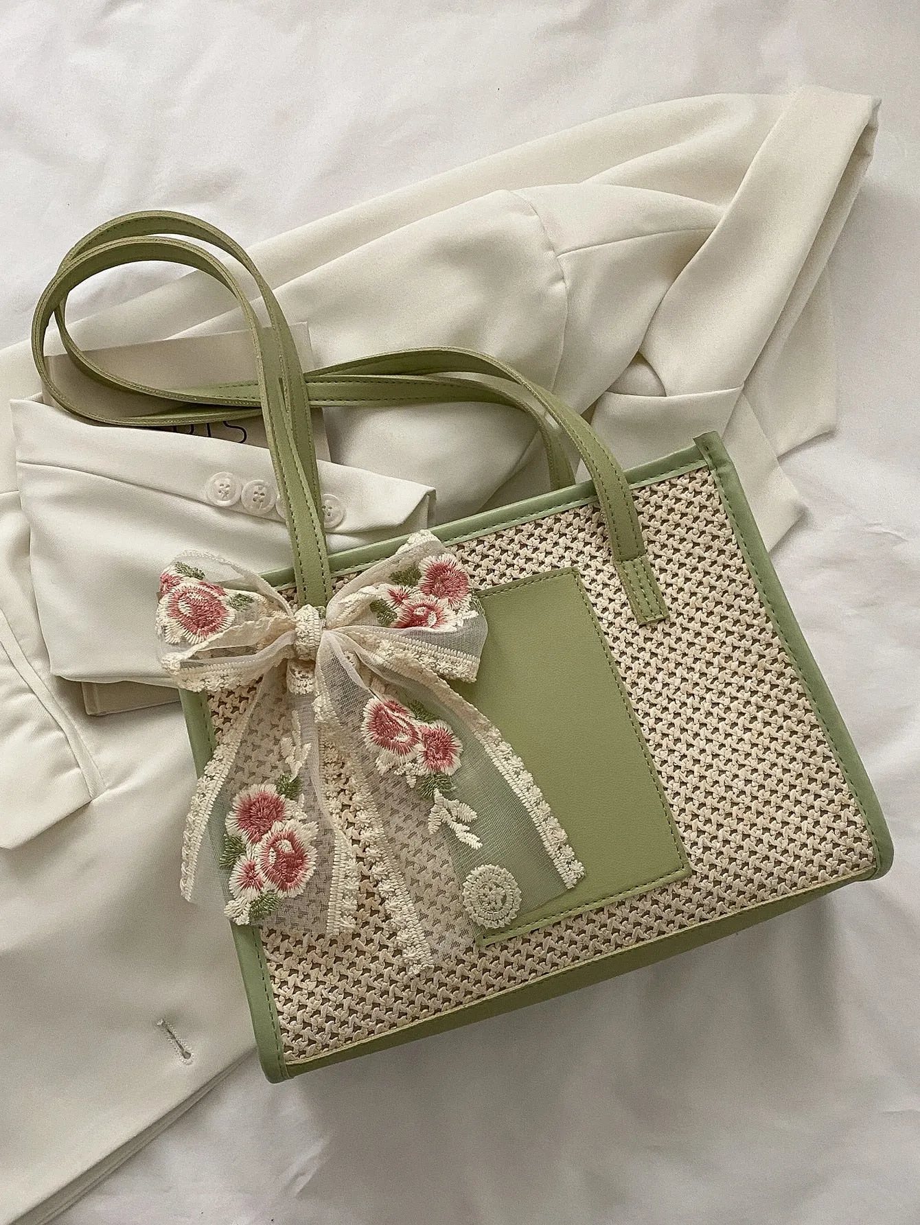 Bow Decor Straw Bag